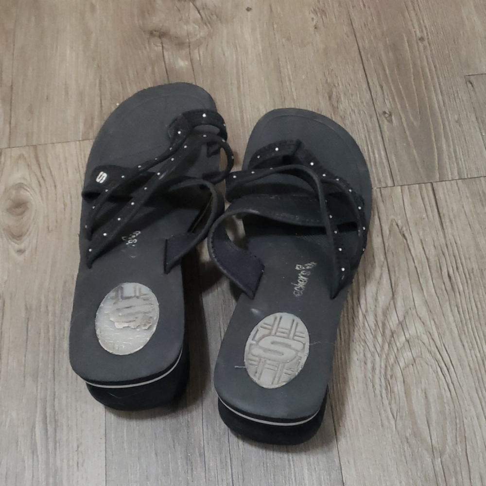 Small wedge sandals